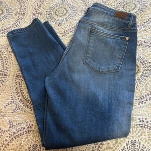 JUDY BLUE- Classic Blue Denim Women's Jeans, Straight Leg-EUC-See Size Guide Pic